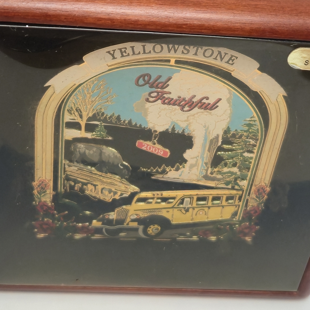 Yellowstone Old Faithful 2009 Genuine Solid Brass Ornament w/ Wood Box - Picture 8 of 8